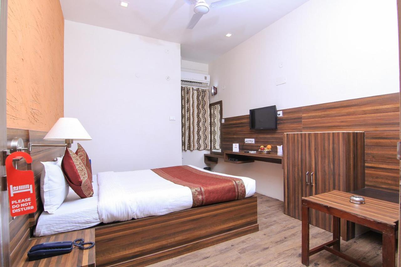 Hotel R B International Varanasi Exterior photo