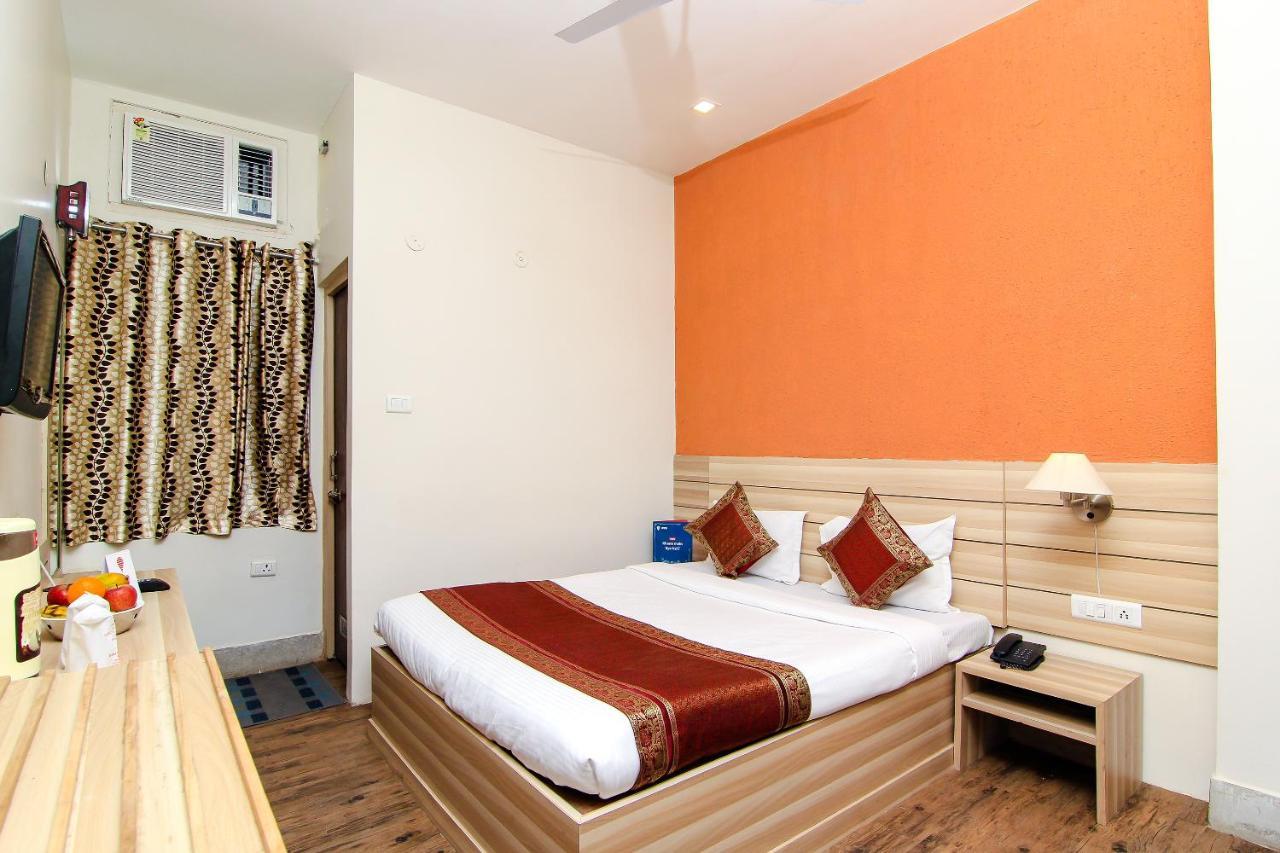 Hotel R B International Varanasi Exterior photo