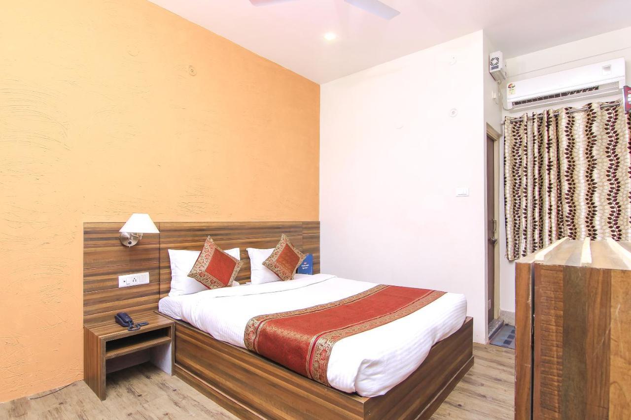 Hotel R B International Varanasi Exterior photo