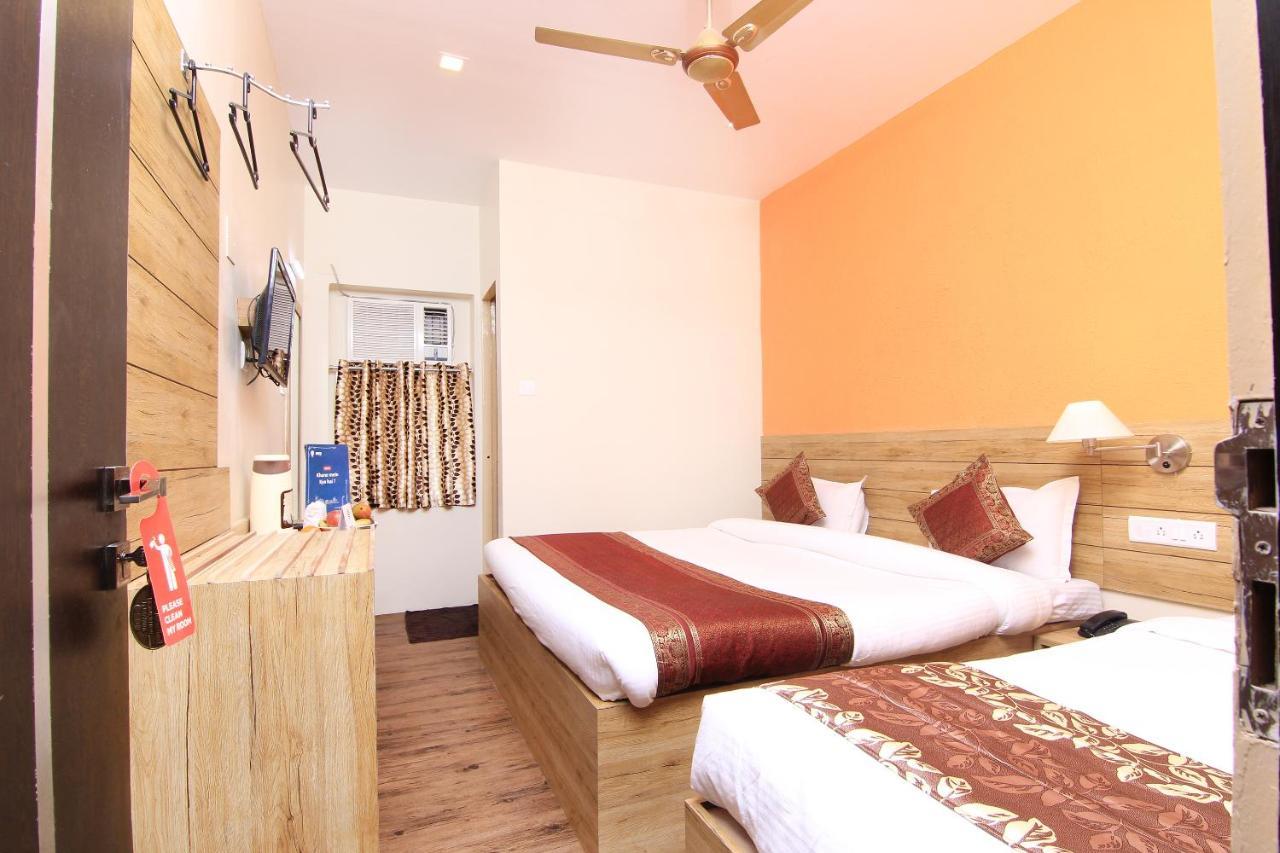 Hotel R B International Varanasi Exterior photo