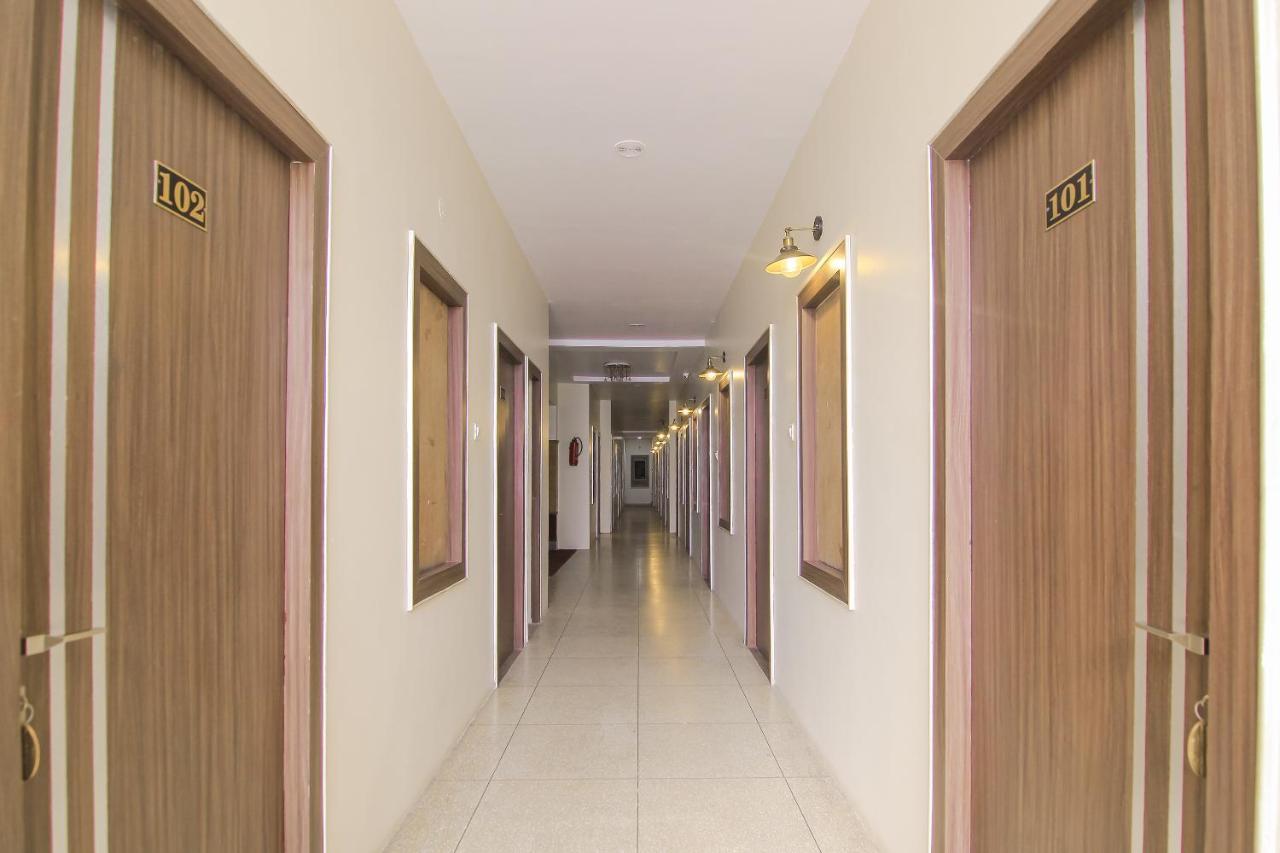 Hotel R B International Varanasi Exterior photo