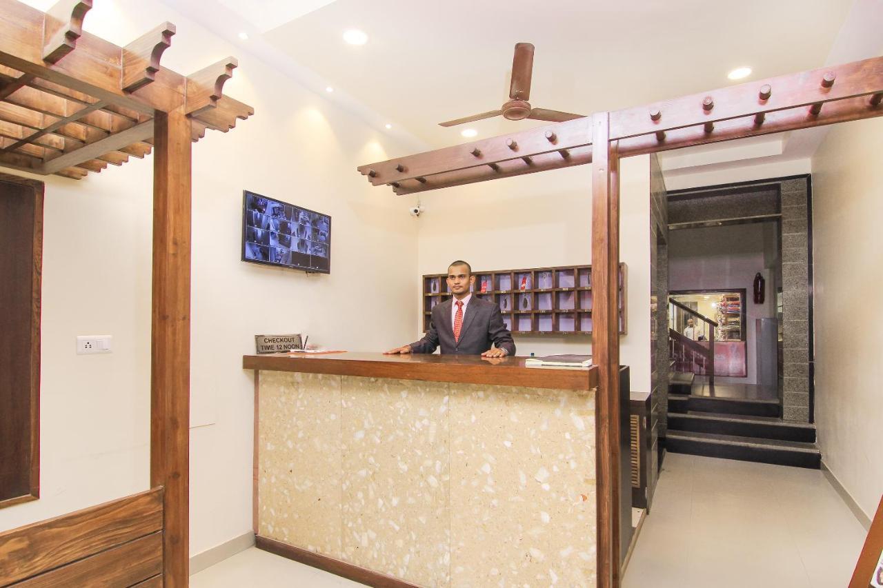 Hotel R B International Varanasi Exterior photo