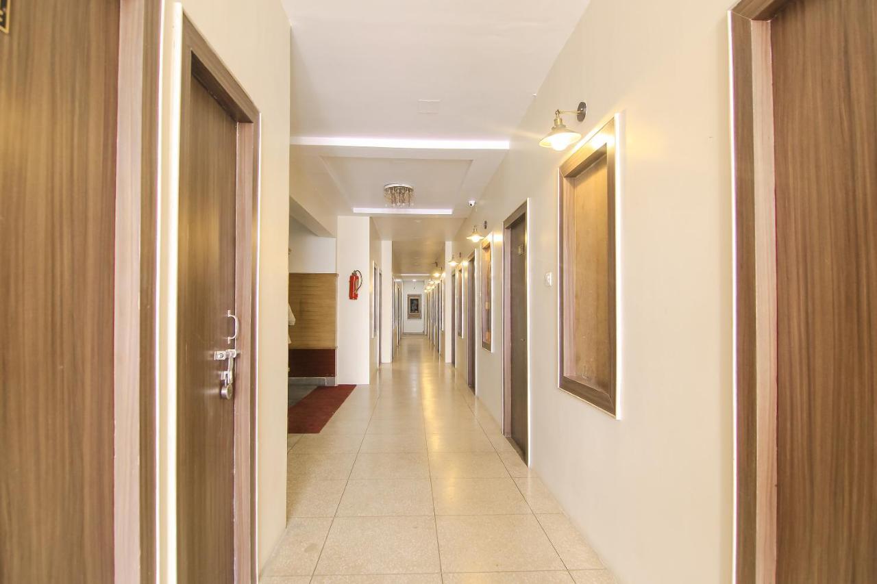 Hotel R B International Varanasi Exterior photo