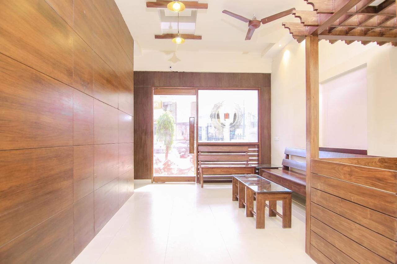 Hotel R B International Varanasi Exterior photo